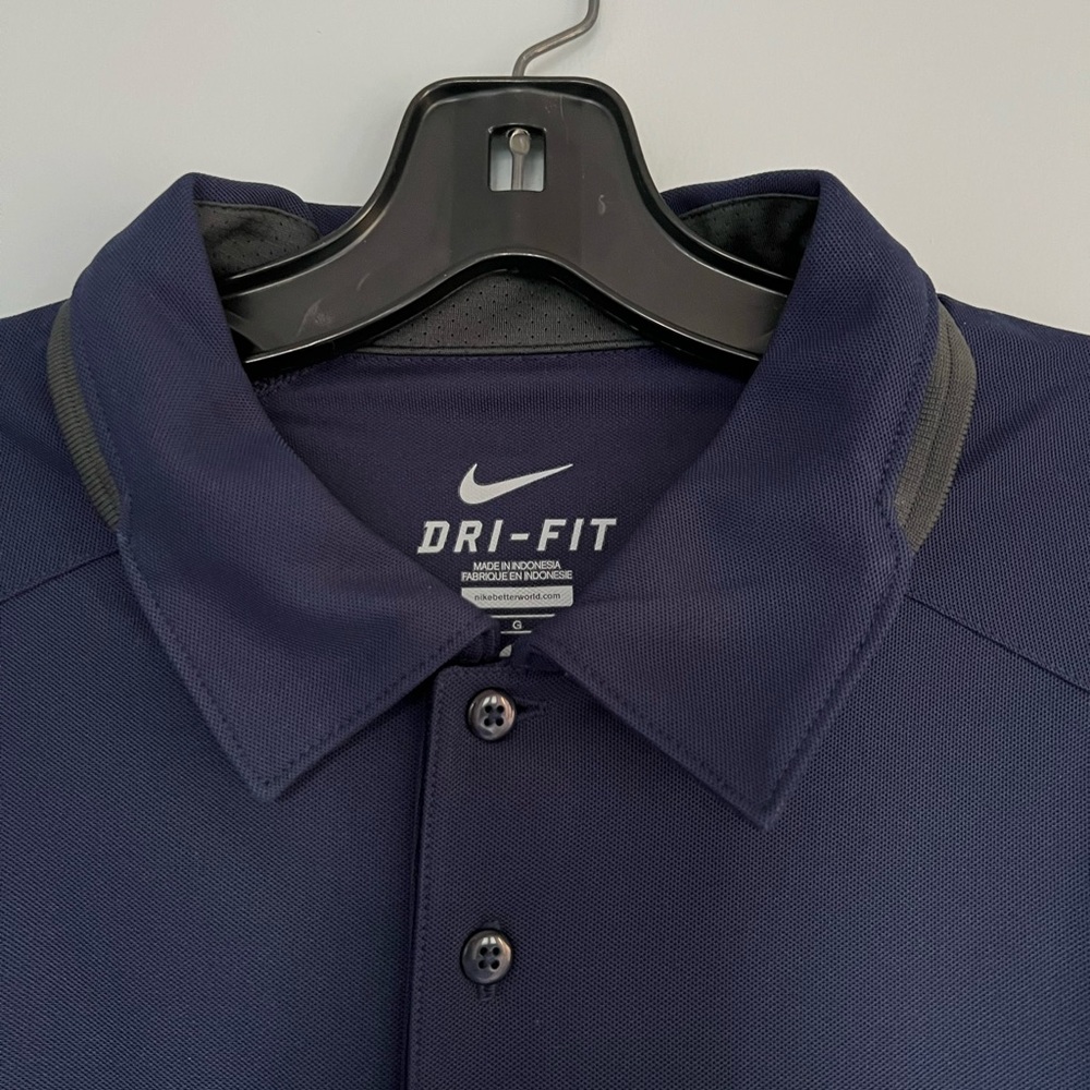 Nike dri-fit 3 button short sleeve shirt